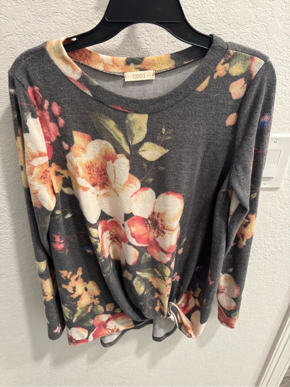 Floral Tie-Hem Long Sleeve Top in Charcoal Gray